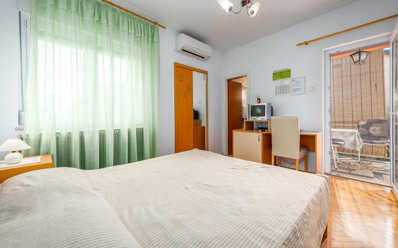 Ferucio House With Apartments Umag Buitenkant foto